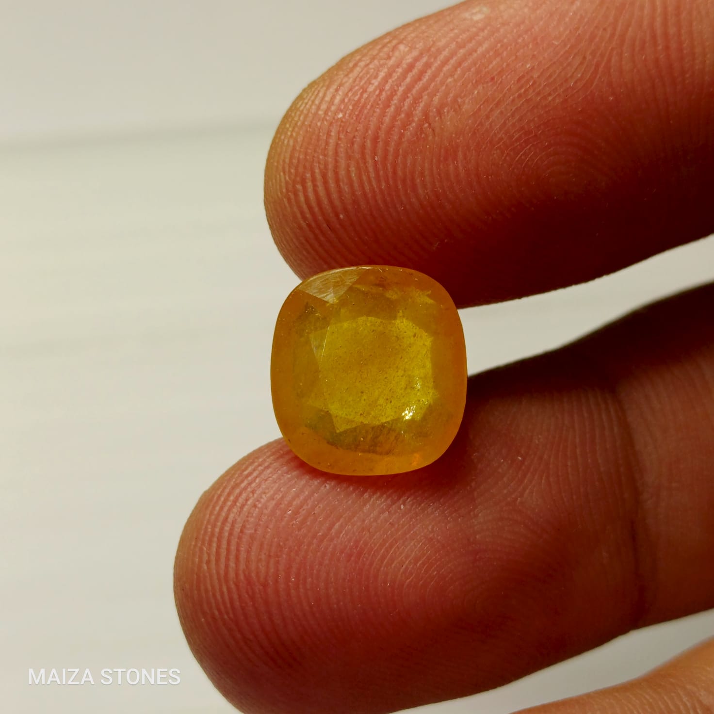 Natural Yellow Sapphire 7.55 Carats (6.870 Ratti) - Image 2
